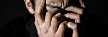 Dit kun je doen bij iemand met verward gedrag: 'Vraag eens hoe het gaat'